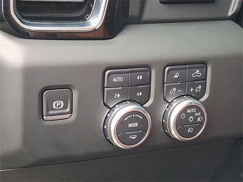 Used 2024 GMC Sierra 2500 Denali Ultimate w/ Snow Plow Prep/Camper Package image 34