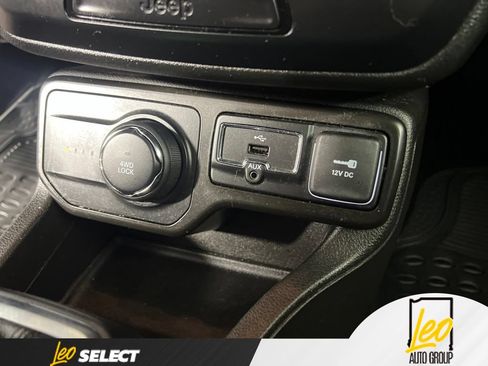 Used 2020 Jeep Renegade Sport w/ UConnect 7.0 Group AWD/4WD image 27