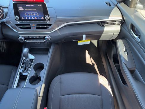 New 2025 Nissan Altima 2.5 SV image 17