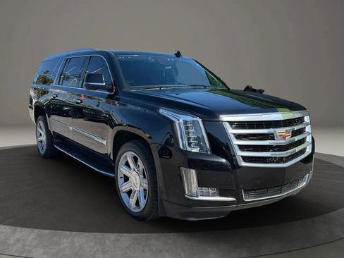 Used 2020 Cadillac Escalade ESV Luxury image 3