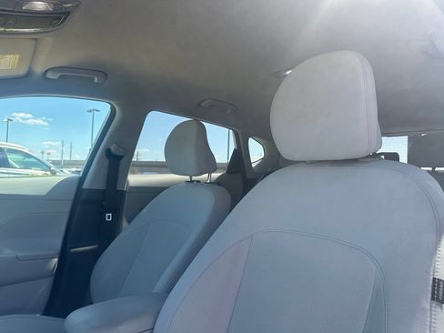Used 2024 Hyundai Kona SEL w/ Convenience Package FWD image 8