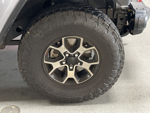 Used 2019 Jeep Wrangler Unlimited Rubicon AWD/4WD image 5