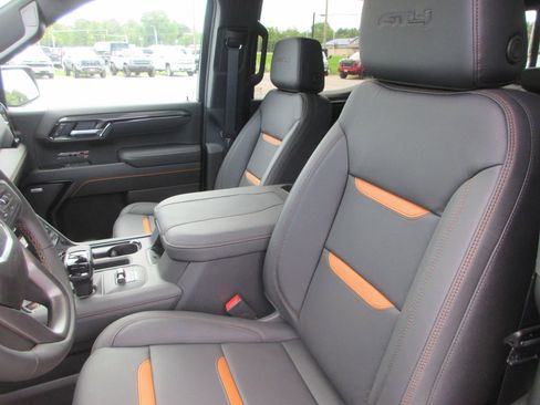 New 2026 GMC Sierra 1500 AT4 w/ AT4 Premium Package AWD/4WD image 14
