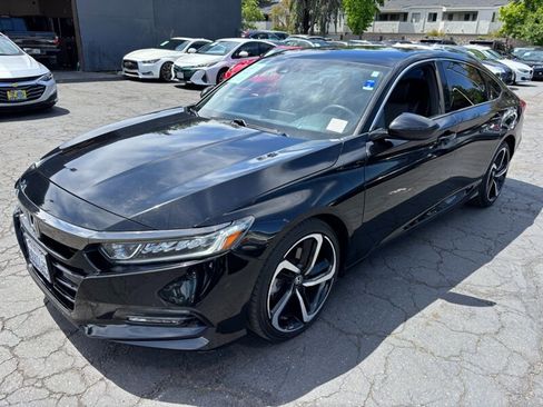 Used 2019 Honda Accord Sport image 9