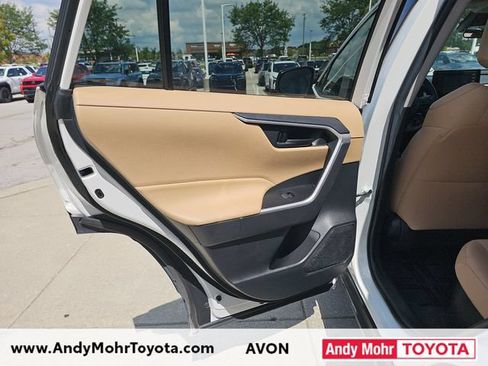 Used 2022 Toyota RAV4 LE AWD/4WD image 26