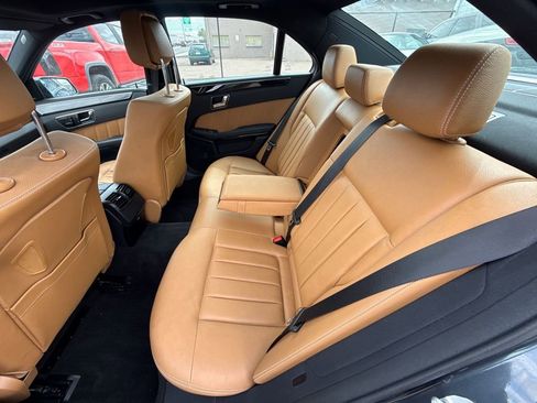 Used 2010 Mercedes-Benz E 550 Sedan image 10