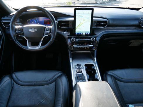 Used 2021 Ford Explorer Platinum w/ Equipment Group 601A image 13