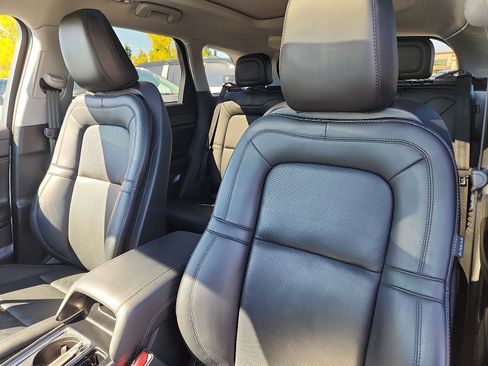 Used 2022 Lincoln Corsair AWD w/ Premium Package image 23