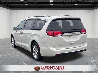 Used 2019 Chrysler Pacifica Limited w/ 8-pass Seating Package