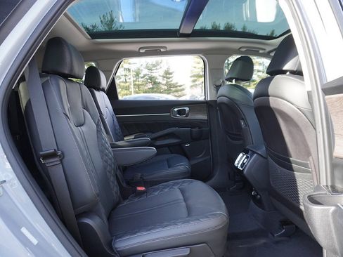 Used 2022 Kia Sorento SX Prestige image 42