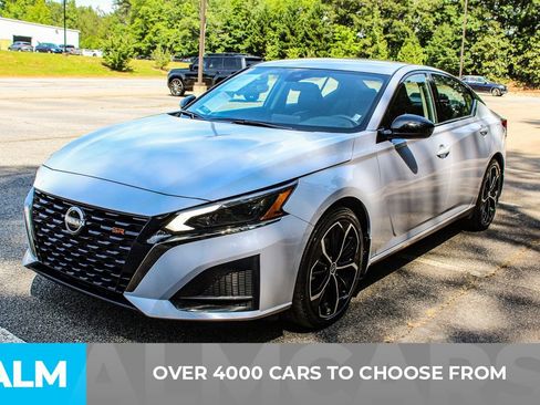 Used 2025 Nissan Altima 2.5 SR FWD image 3