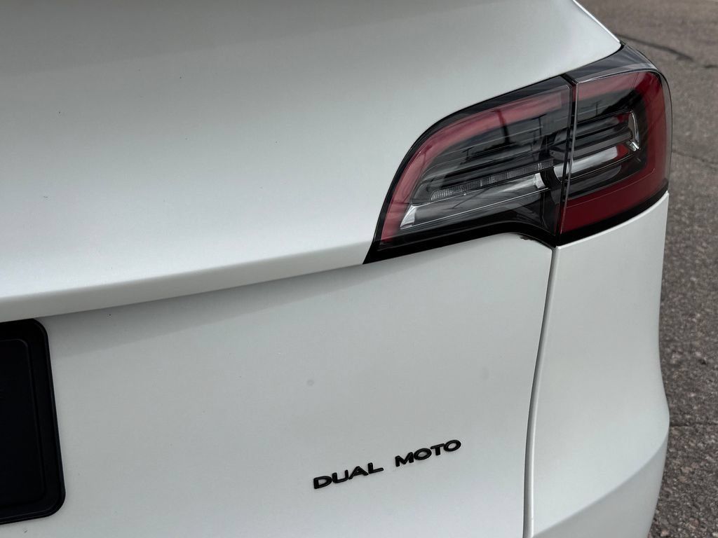 Used 2023 Tesla Model Y Long Range AWD/4WD image 8