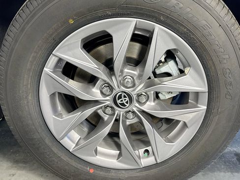 New 2026 Toyota Sienna LE image 31