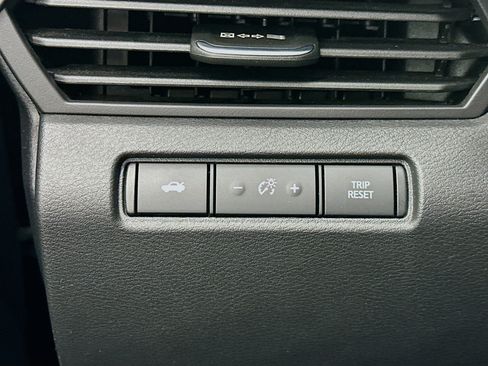Used 2025 Nissan Altima 2.5 SV FWD image 17