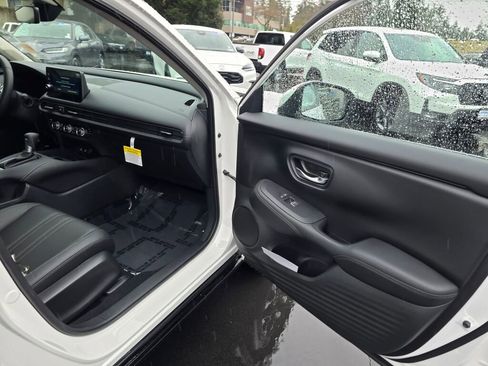 Certified 2026 Honda HR-V EX-L image 12