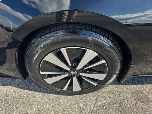 Used 2021 Nissan Altima 2.5 SV w/ SV Premium Package AWD/4WD image 10