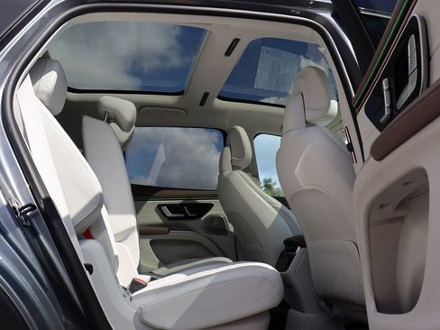 Used 2023 Mercedes-Benz EQS 450+ SUV image 17