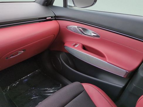 Used 2025 Genesis GV70 3.5T Sport image 16