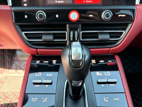 Used 2023 Porsche Macan Turbo AWD/4WD image 21