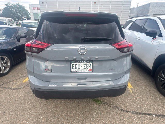 Used 2026 Nissan Rogue SV AWD/4WD image 4