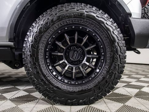 Used 2021 Ford Bronco 2-Door AWD/4WD image 40