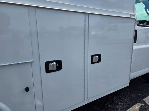 New 2025 Chevrolet Express 3500 w/ Power Convenience Package image 7