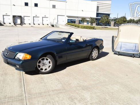 Used 1994 Mercedes-Benz SL 320 image 2