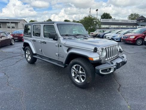 Used 2020 Jeep Wrangler Unlimited Sahara AWD/4WD image 7