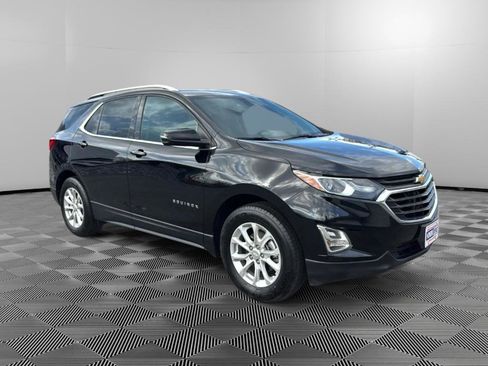 Used 2018 Chevrolet Equinox LT w/ Sun & Infotainment Package image 2