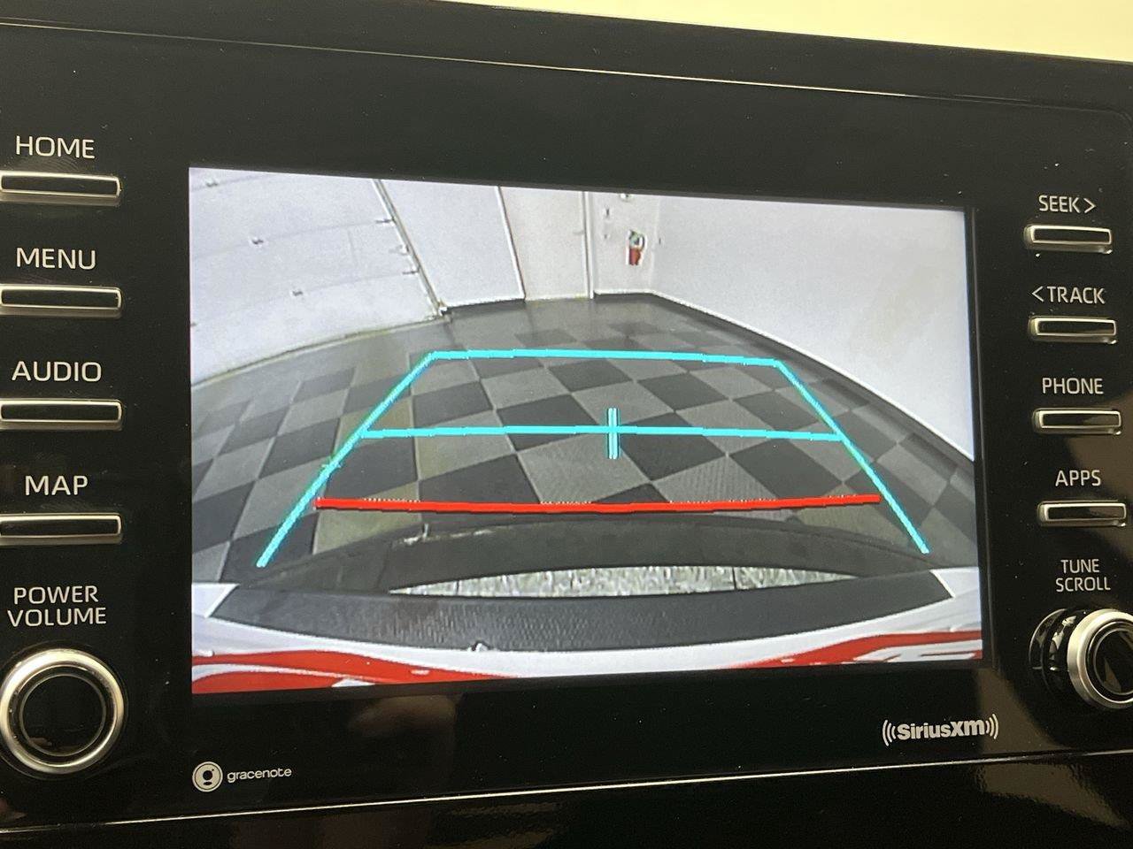 Used 2022 Toyota Camry SE w/ Carpet Mat Package (TMS) FWD image 5