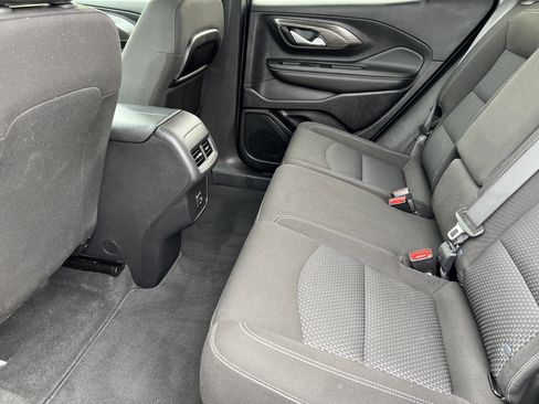 Used 2024 GMC Terrain SLE AWD/4WD image 16