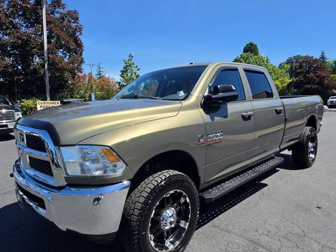 Used 2014 RAM 2500 Tradesman w/ Chrome Appearance Group AWD/4WD image 11