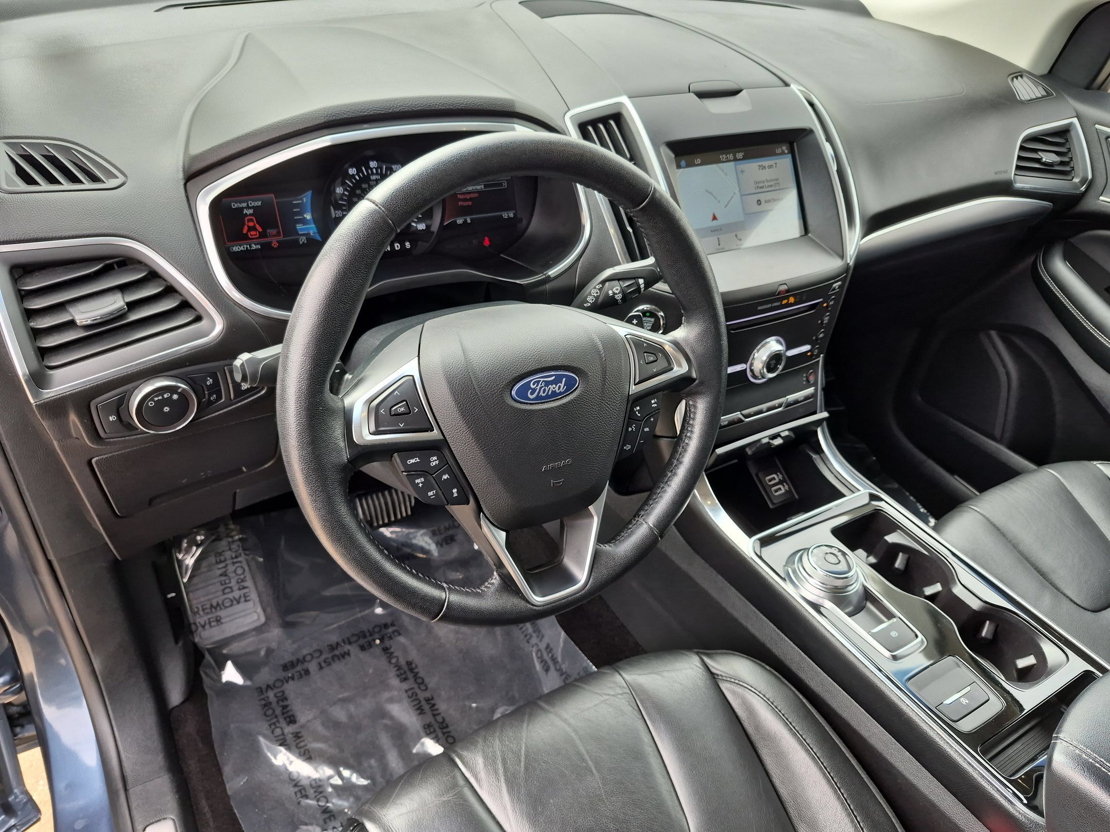 Used 2019 Ford Edge Titanium w/ Cold Weather Package AWD/4WD image 10