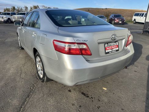 Used 2009 Toyota Camry LE image 3