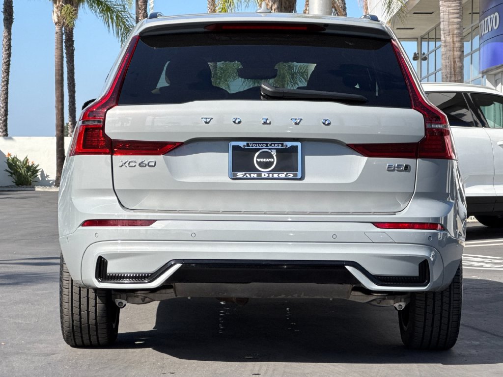 Certified 2026 Volvo XC60 B5 Plus AWD/4WD image 4