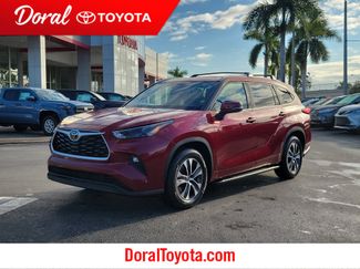 Used 2022 Toyota Highlander XLE video 1