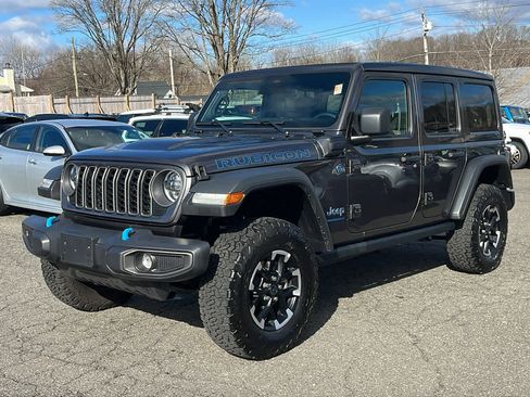 Used 2025 Jeep Wrangler Rubicon w/ Convenience Group image 3