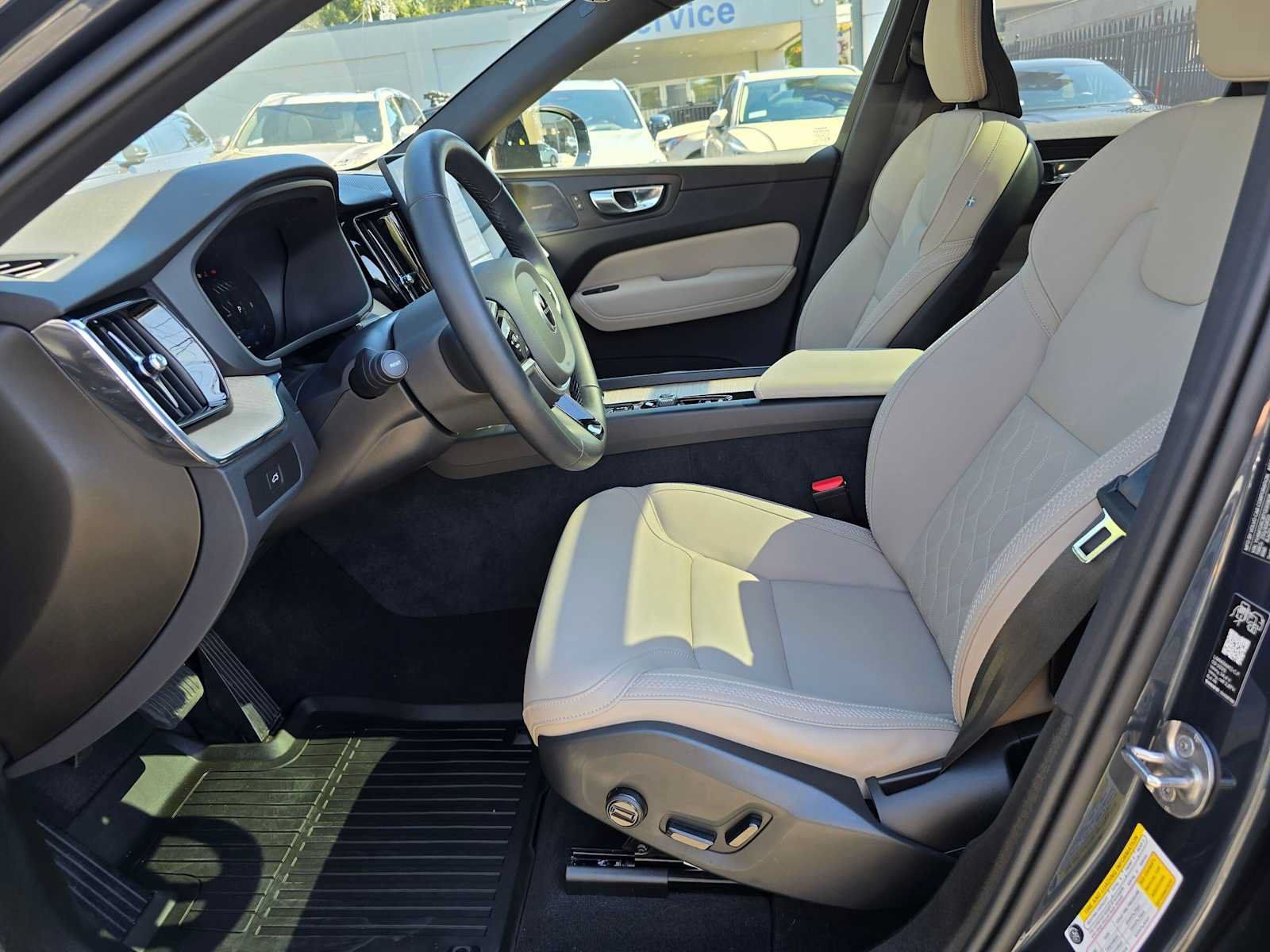 Used 2026 Volvo XC60 B5 Plus w/ Protection Package Premier AWD/4WD image 21