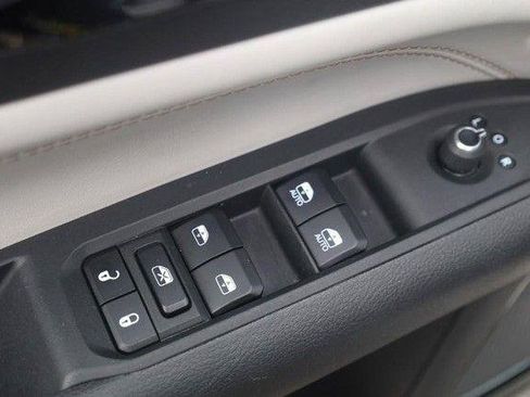 Used 2025 Jeep Compass Limited AWD/4WD image 11