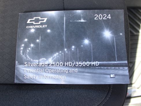Used 2024 Chevrolet Silverado 2500 LT image 24