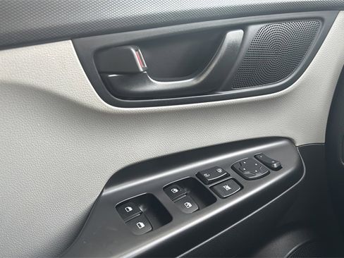 Certified 2023 Hyundai Kona SEL image 17