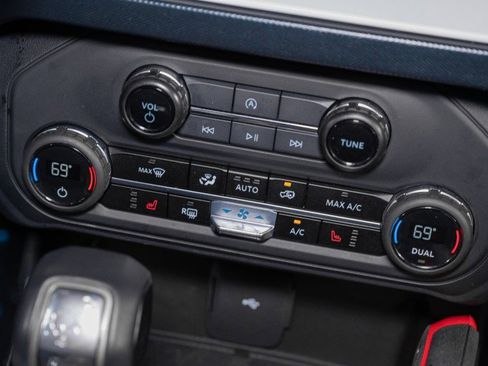 Used 2024 Ford Bronco Heritage Edition image 22