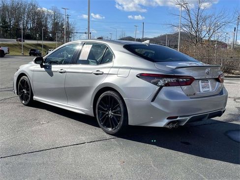 Used 2024 Toyota Camry XSE image 3