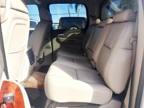 Used 2008 Chevrolet Avalanche LTZ w/ LTZ Preferred Equipment Group image 21