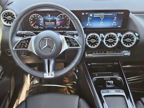 Certified 2024 Mercedes-Benz GLA 250 4MATIC image 27