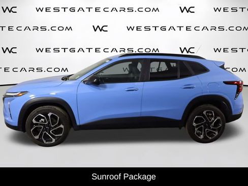 Used 2024 Chevrolet Trax RS w/ Sunroof Package FWD image 5