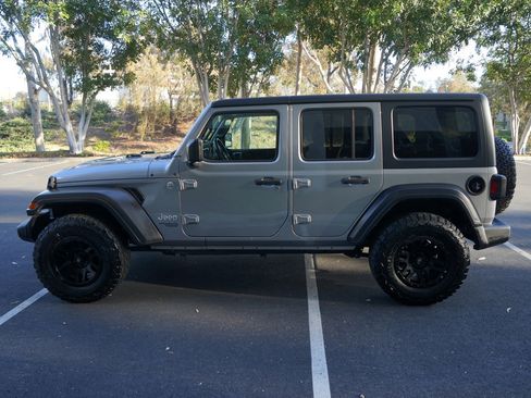 Used 2019 Jeep Wrangler Unlimited Sport S AWD/4WD image 4