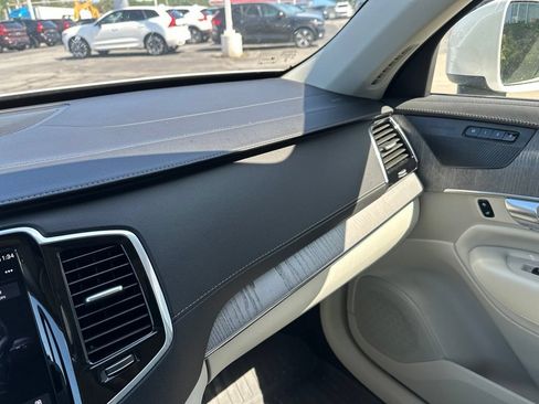 Used 2025 Volvo XC90 B6 Ultra w/ Protection Package Premier AWD/4WD image 20