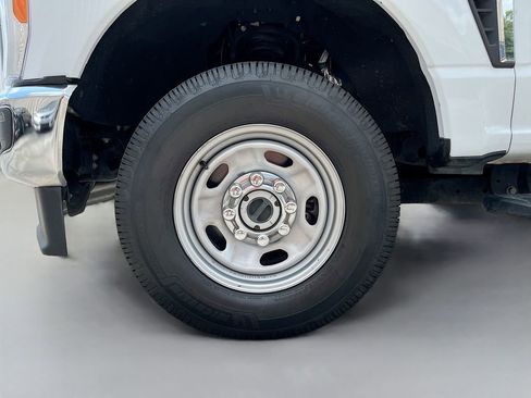 Used 2023 Ford F250 XL w/ XL Chrome Package image 28