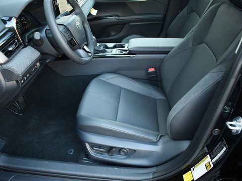 New 2026 Toyota Camry XLE image 7